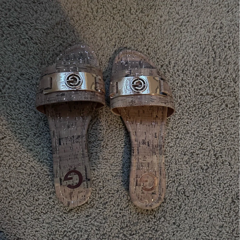 G by GUESS WOMEN’S cork style slip ons  size 8M - Picture 5 of 6